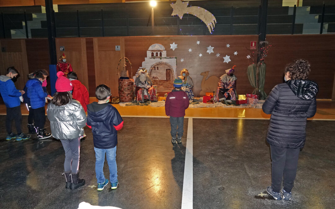 Kanpezu da con la puesta en escena adecuada a la situación para Olentzero y los Reyes Magos