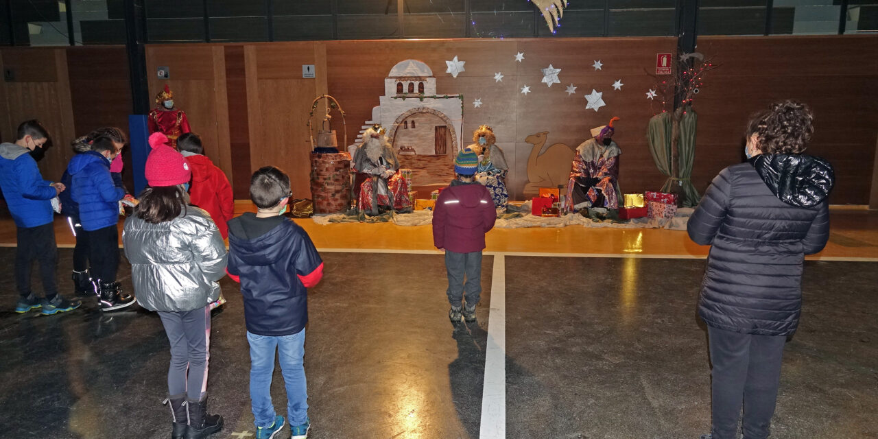 Kanpezu da con la puesta en escena adecuada a la situación para Olentzero y los Reyes Magos