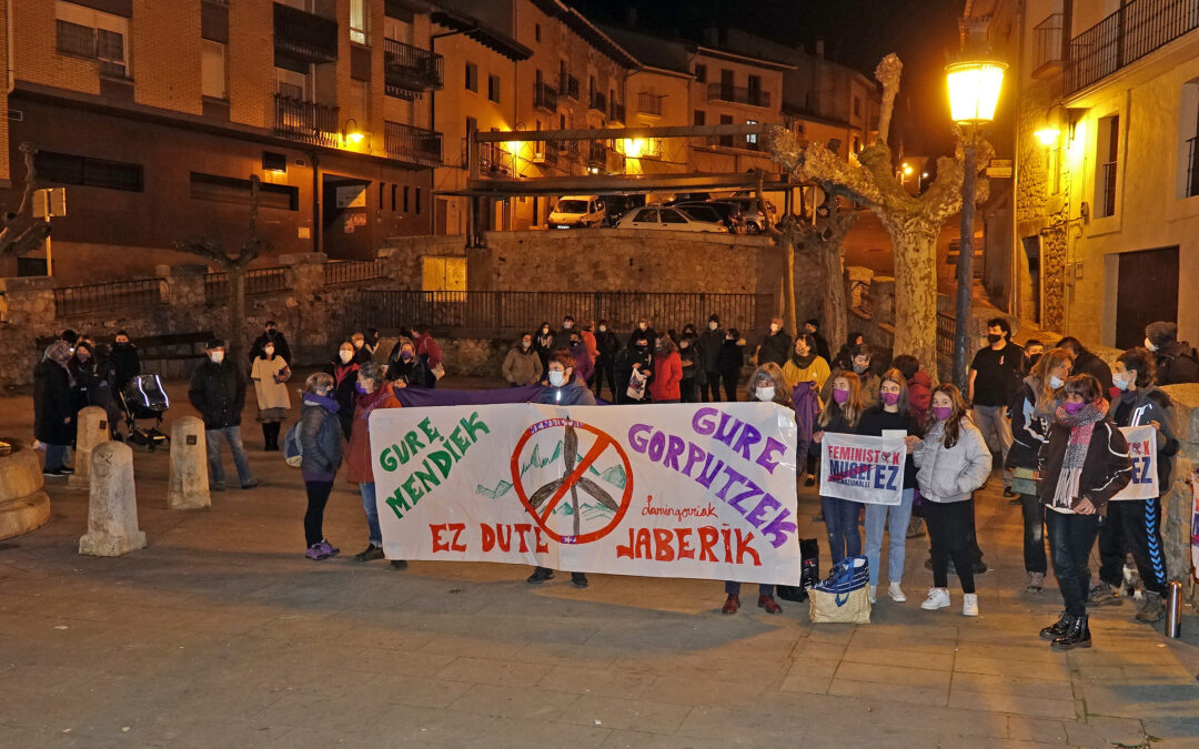 Las dos concentraciones del 8 de Marzo de Mendialdea reúnen a 140 personas