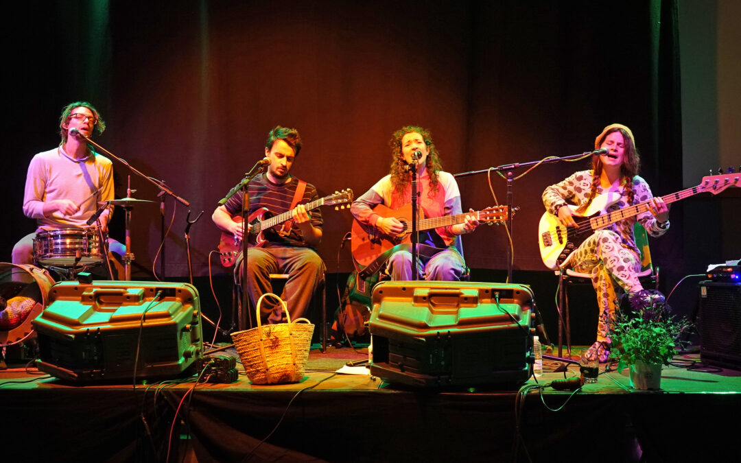 La pócima musico-teatral de Magufada, un soplo de aire fresco en Kanpezu