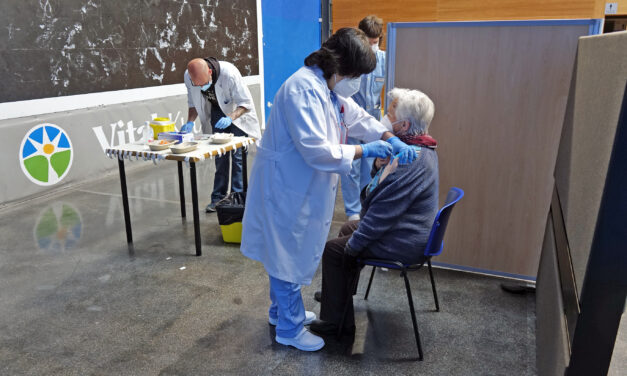 La segunda vacuna da tranquilidad desde hoy a 162 personas mayores de 80 años de Montaña Alavesa