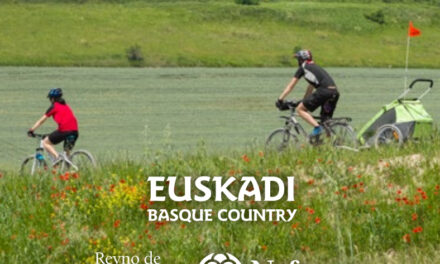 Navarra y Euskadi presentan los nuevos elementos promocionales de la Vía Verde del VascoNavarro