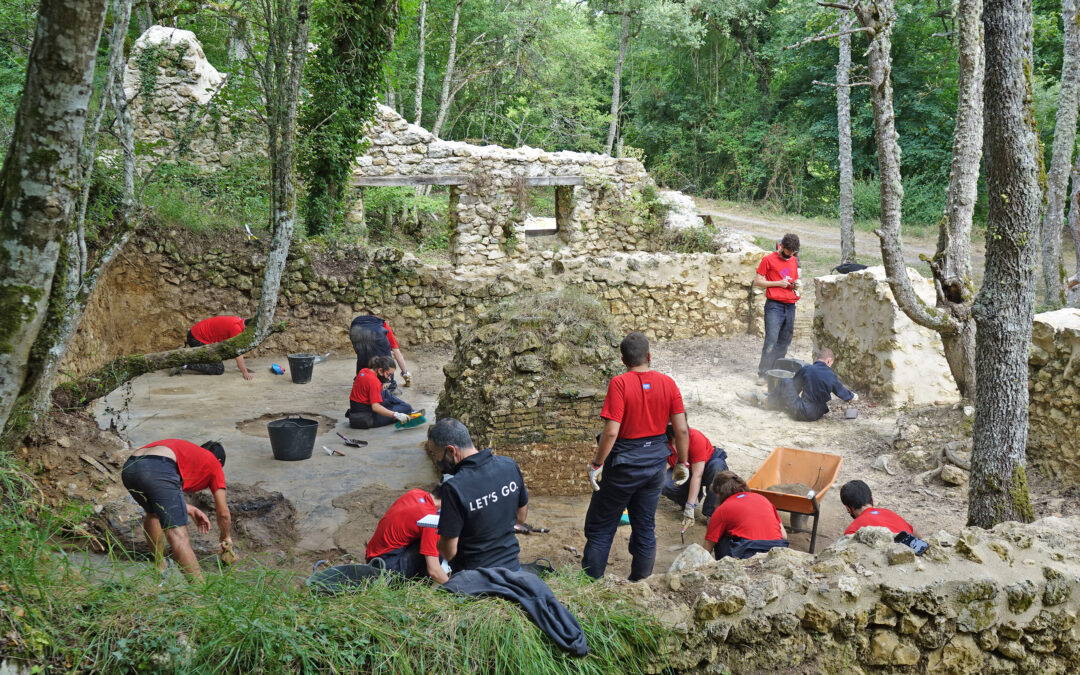 El campo de trabajo de San Ildefonso pone al descubierto evidencias del almacén de asfalto