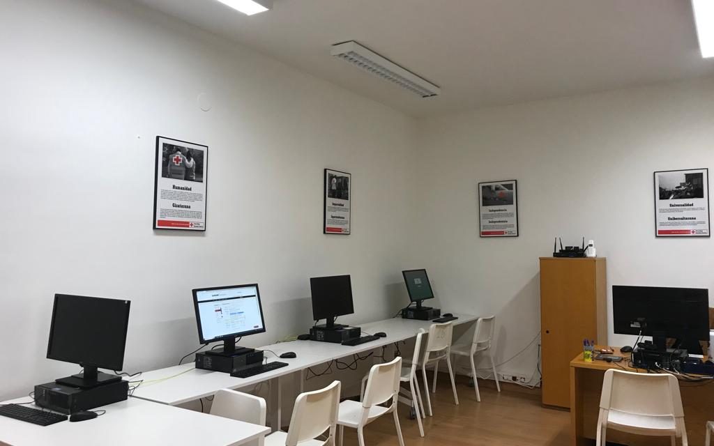 Cruz roja abre el Centro de empleo de Montaña Alavesa en Santa Cruz de Campezo.