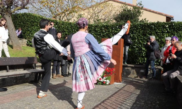 Lagrán rinde homenaje a todas las personas del municipio represaliadas por el franquismo.